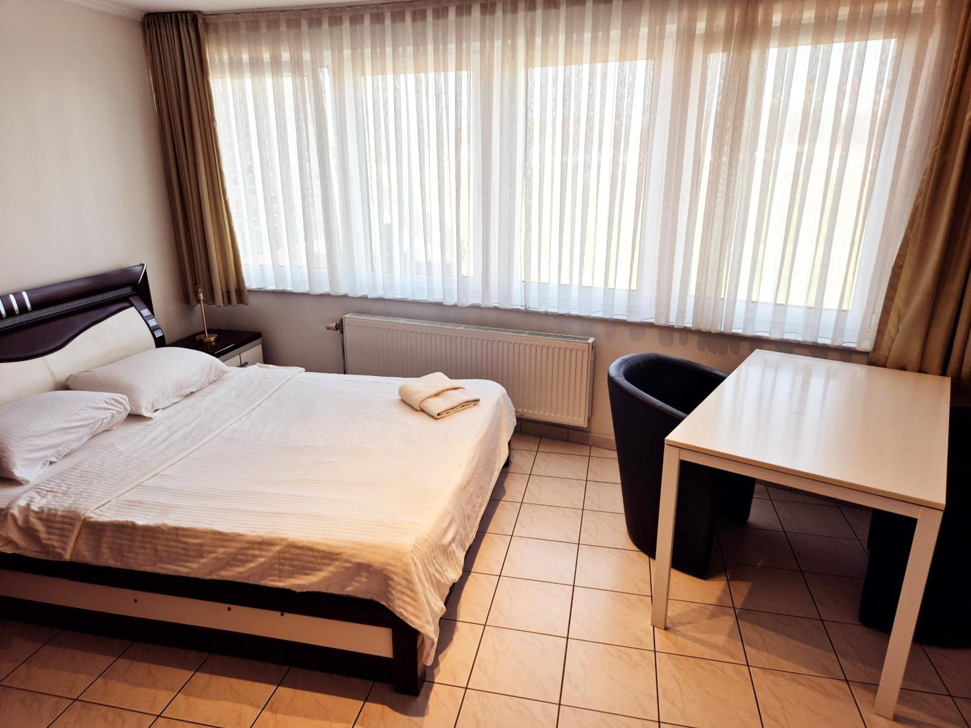 Flatpolis Brussels Airport Budget Diegem Esterno foto